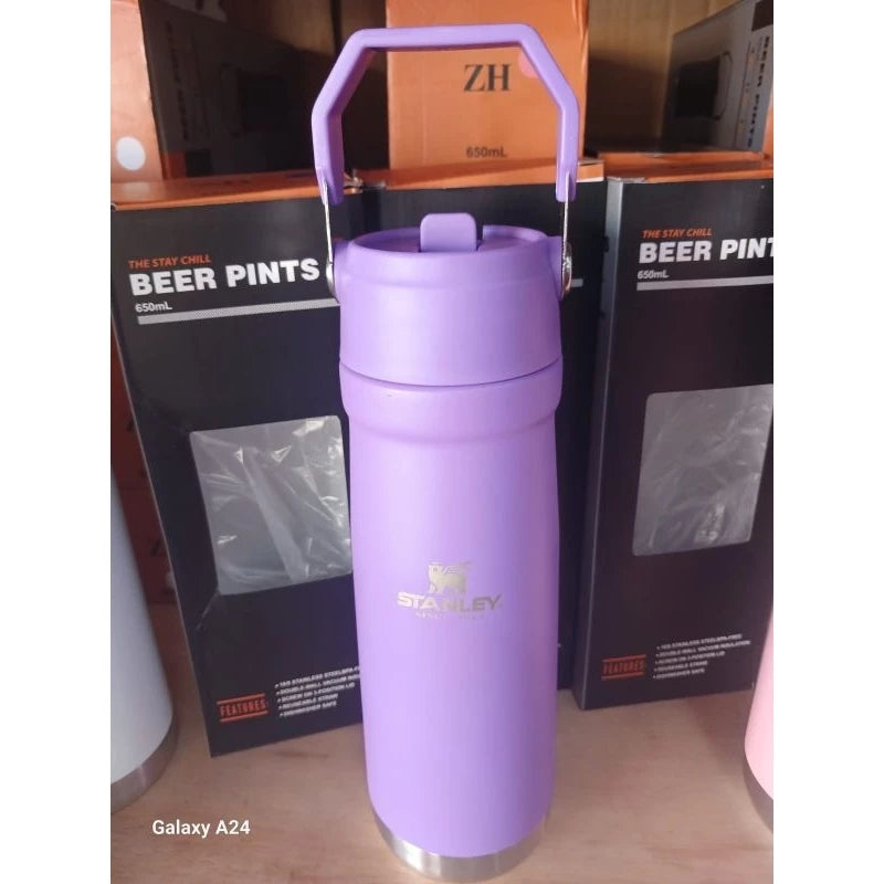 garrafa térmica Stanley de 650ml com bico muito linda